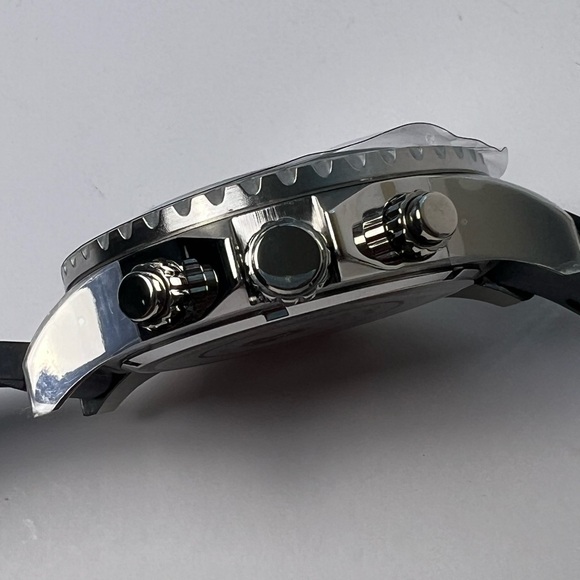 NWT Invicta x Disney Limited Edition  Mickey Chronograph Watch - Black / Silver - Picture 9 of 12